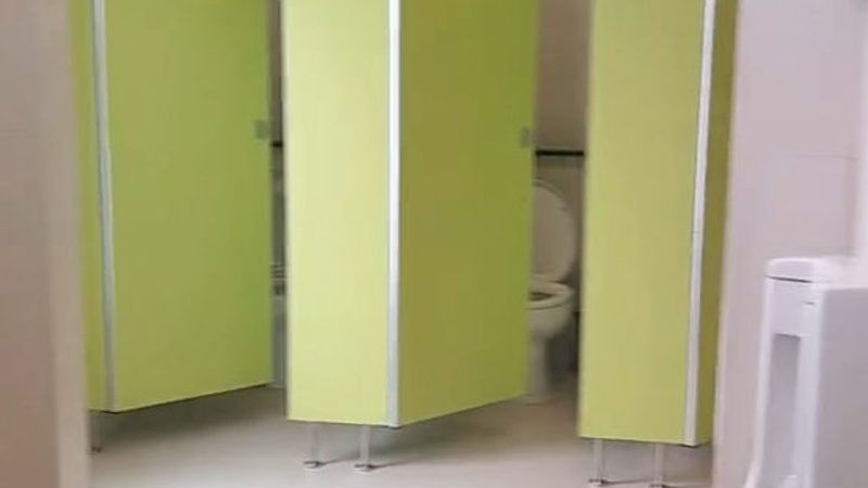 成都工商业光伏发电系统定制：如何打造高效节能的绿色屋顶