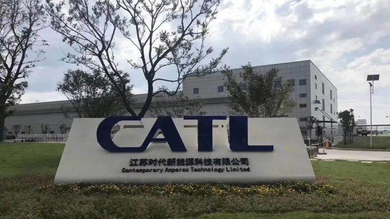 选择光伏安装公司时，首先要关注其资质。一家正规的光伏安装公司应具备以下资质：